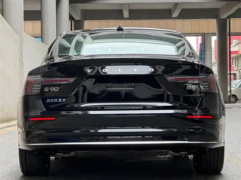 2026 Volvo S90 B5 Smart Luxury Edition — миниатюра 4