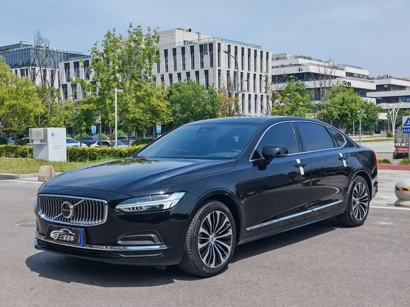 2025 Volvo S90 B5 Smart Luxury Edition — миниатюра 1