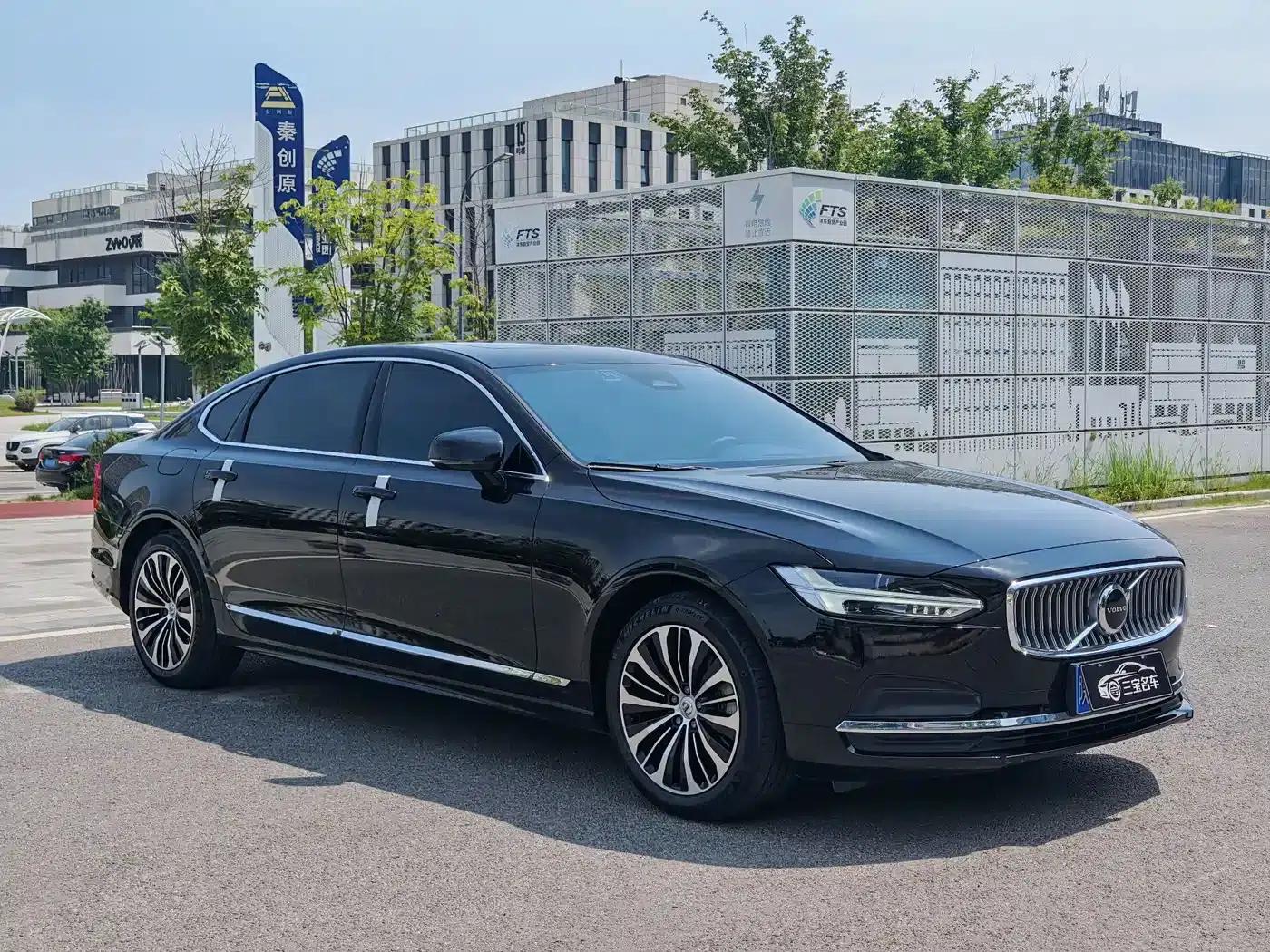 2025 Volvo S90 B5 Smart Luxury Edition — миниатюра 3