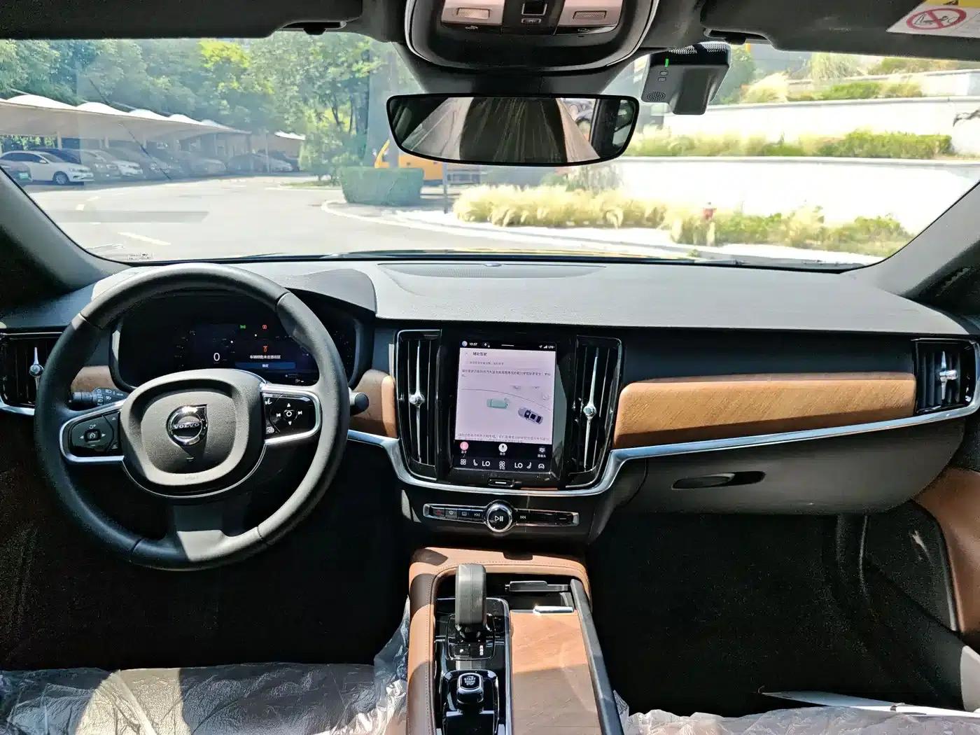 2025 Volvo S90 B5 Smart Luxury Edition — миниатюра 6