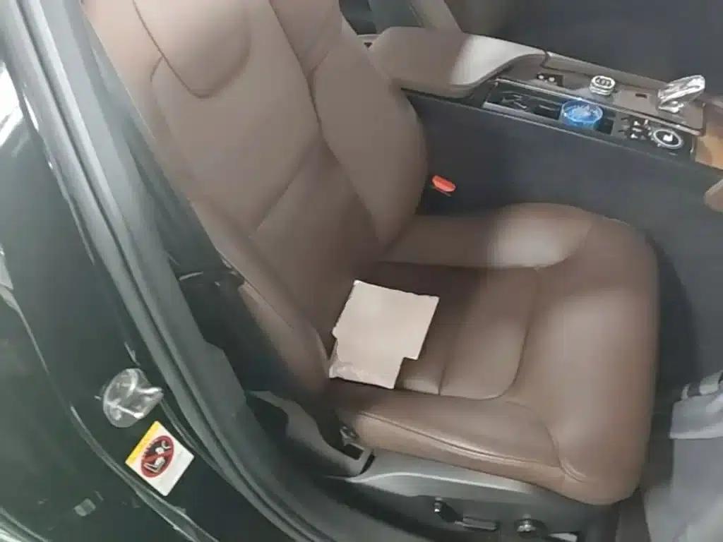 2025 Volvo S90 B5 Smart Luxury Edition — миниатюра 25