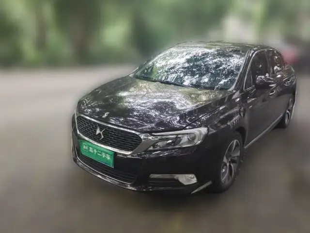 DS 5LS 2015 1.6T Luxury Edition THP160
