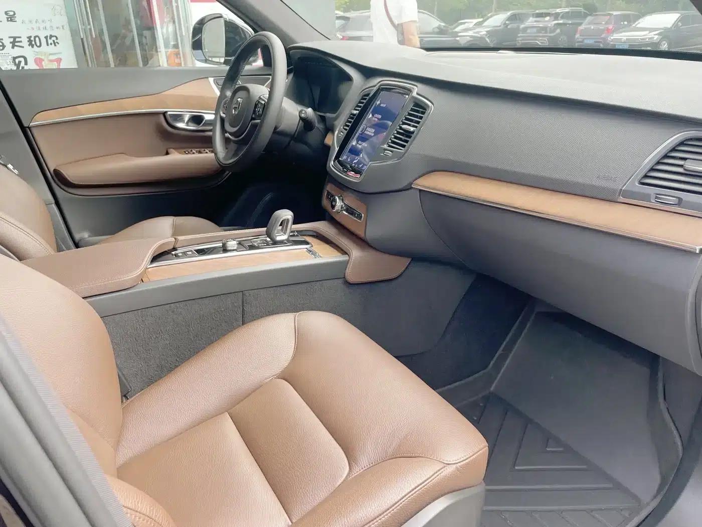 2021 Volvo XC90 B5 Smart Luxury Edition 5-seater — миниатюра 6