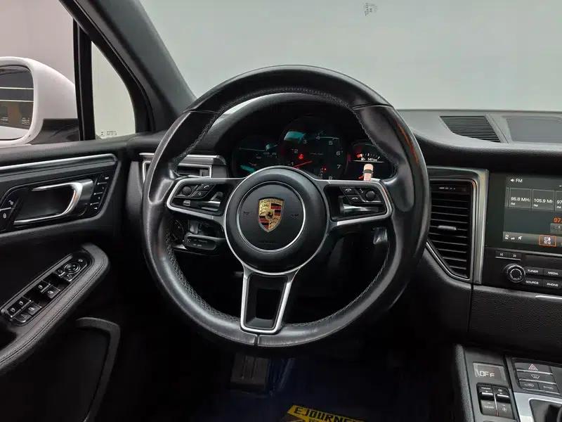2017 Macan 2.0T — миниатюра 16
