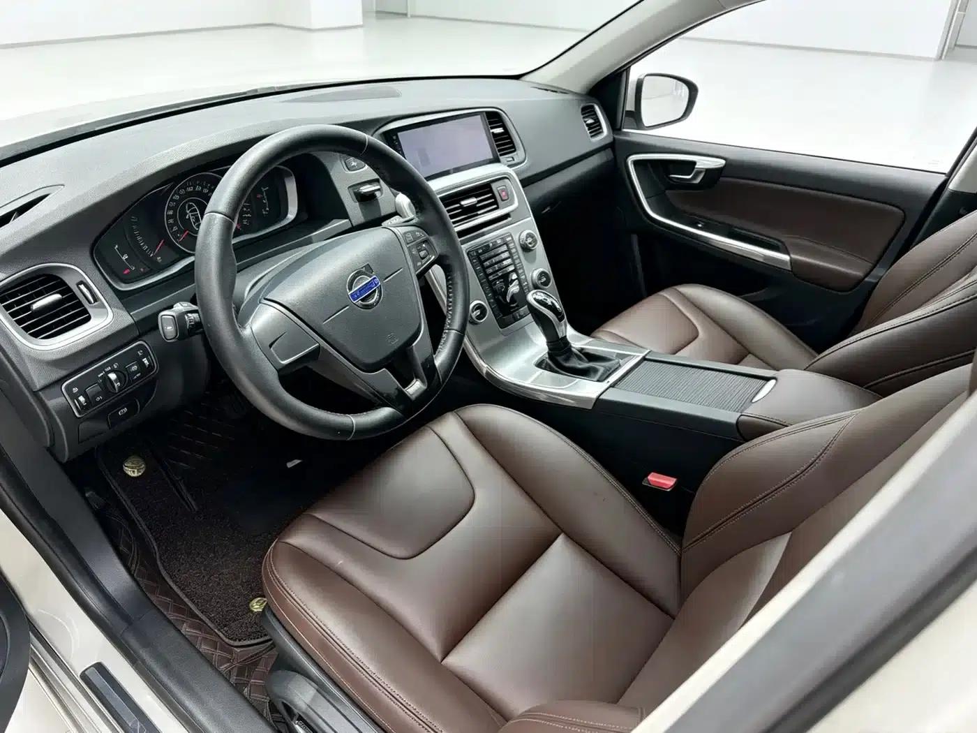 2016 Volvo S60L T3 Smart Edition — миниатюра 4