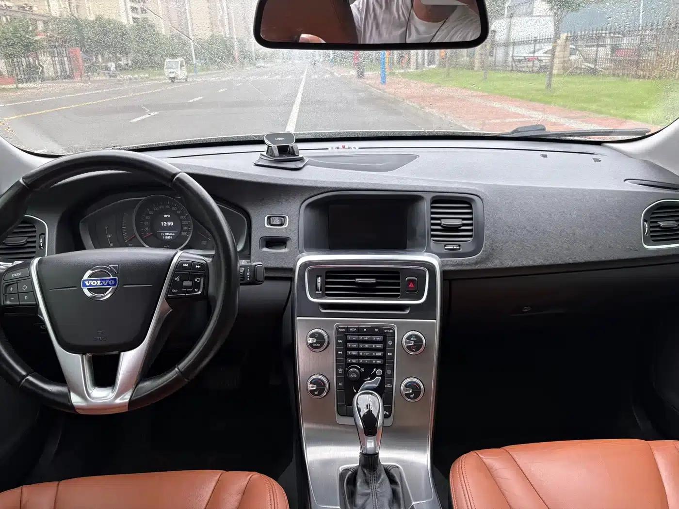 2015 Volvo S60 S60L 2.0T Smart Edition — миниатюра 9
