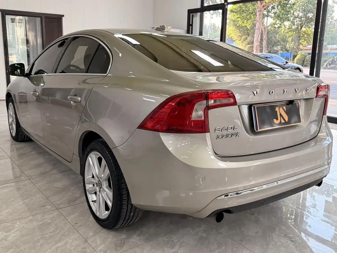 2014 Volvo S60 S60L 2.0T Smart Edition — миниатюра 8