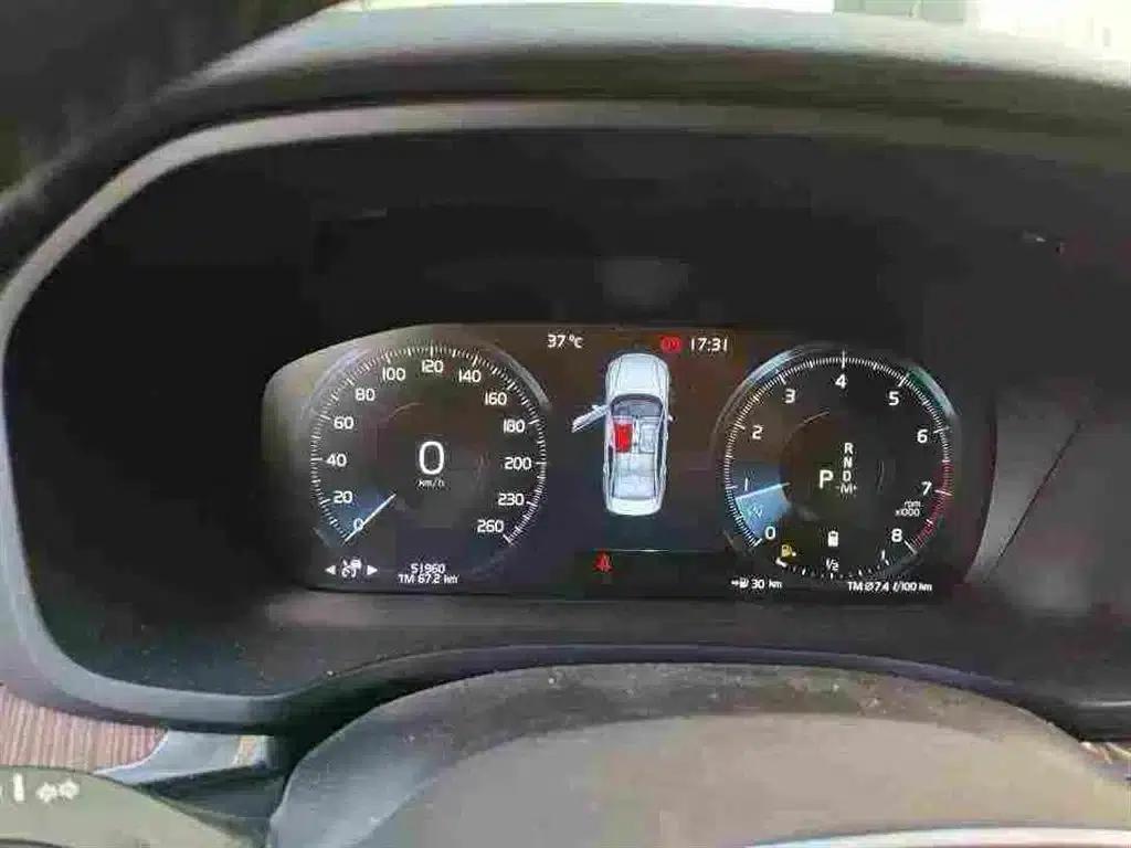 2022 Volvo S60 B4 Smart Luxury Edition — миниатюра 7
