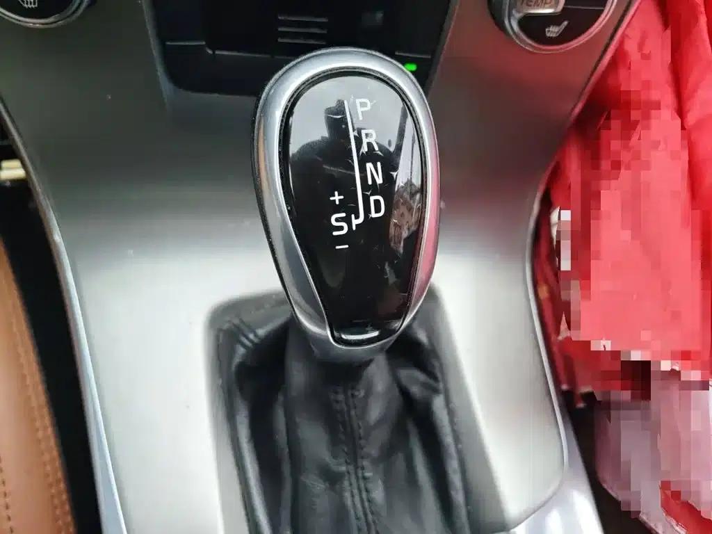 2015 Volvo S60 S60L 2.0T Smart Edition — миниатюра 11