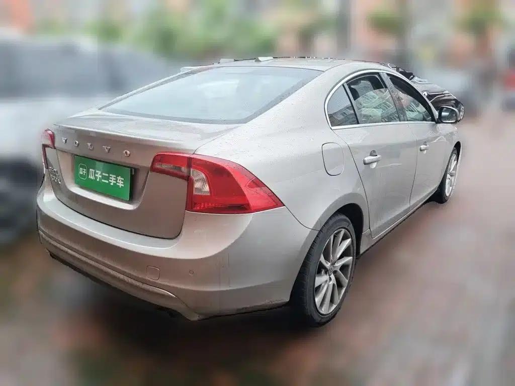 2015 Volvo S60 S60L 2.0T Smart Edition — миниатюра 5