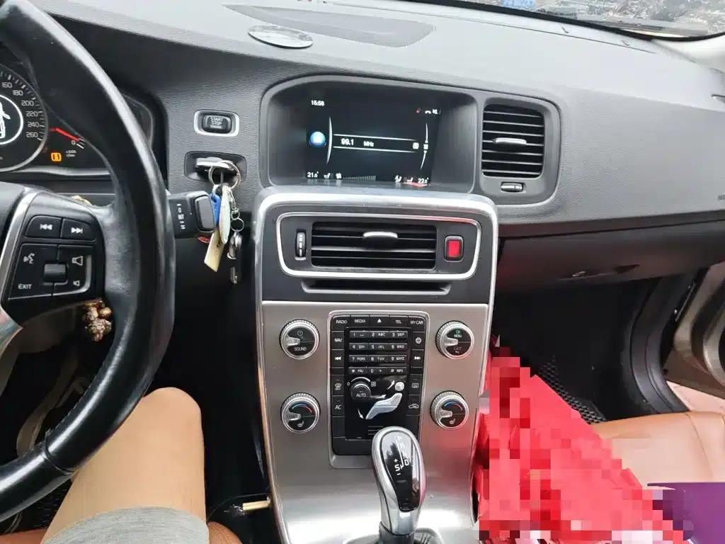 2015 Volvo S60 S60L 2.0T Smart Edition — миниатюра 10