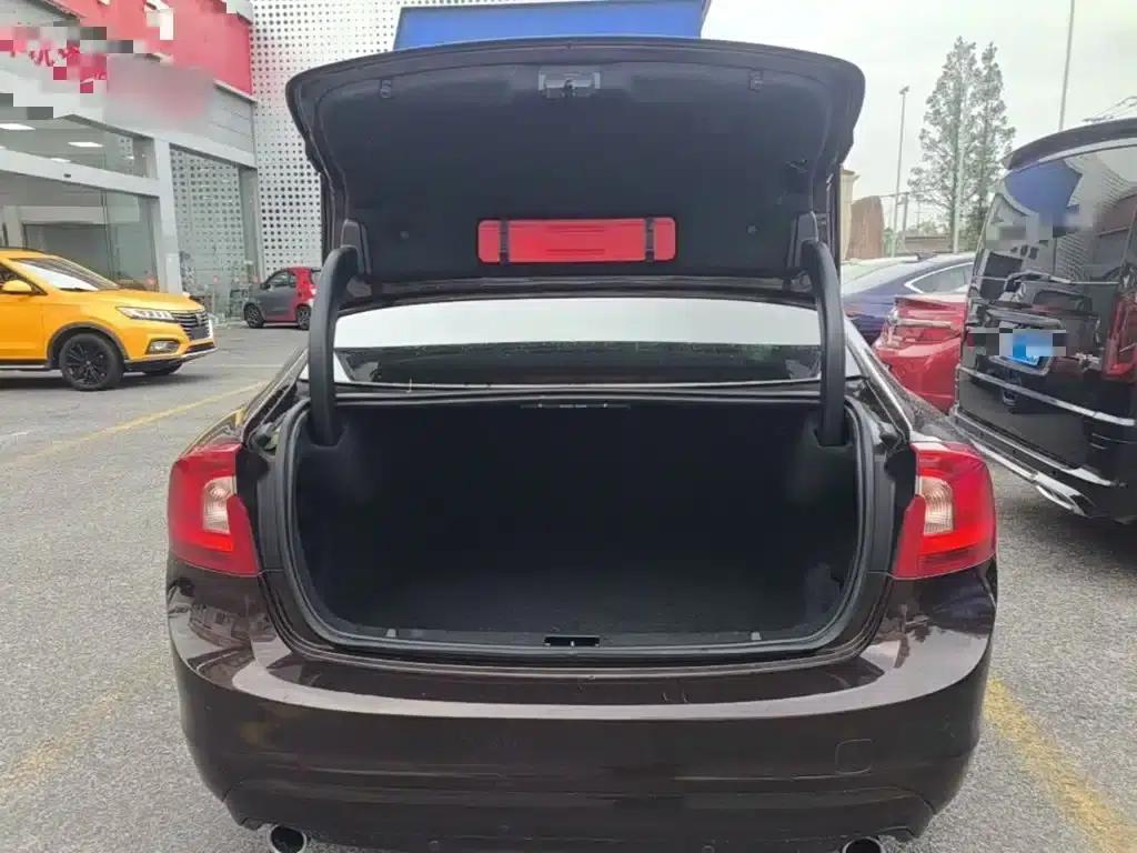 2019 Volvo S60 S60L T3 Smart Edition — миниатюра 19
