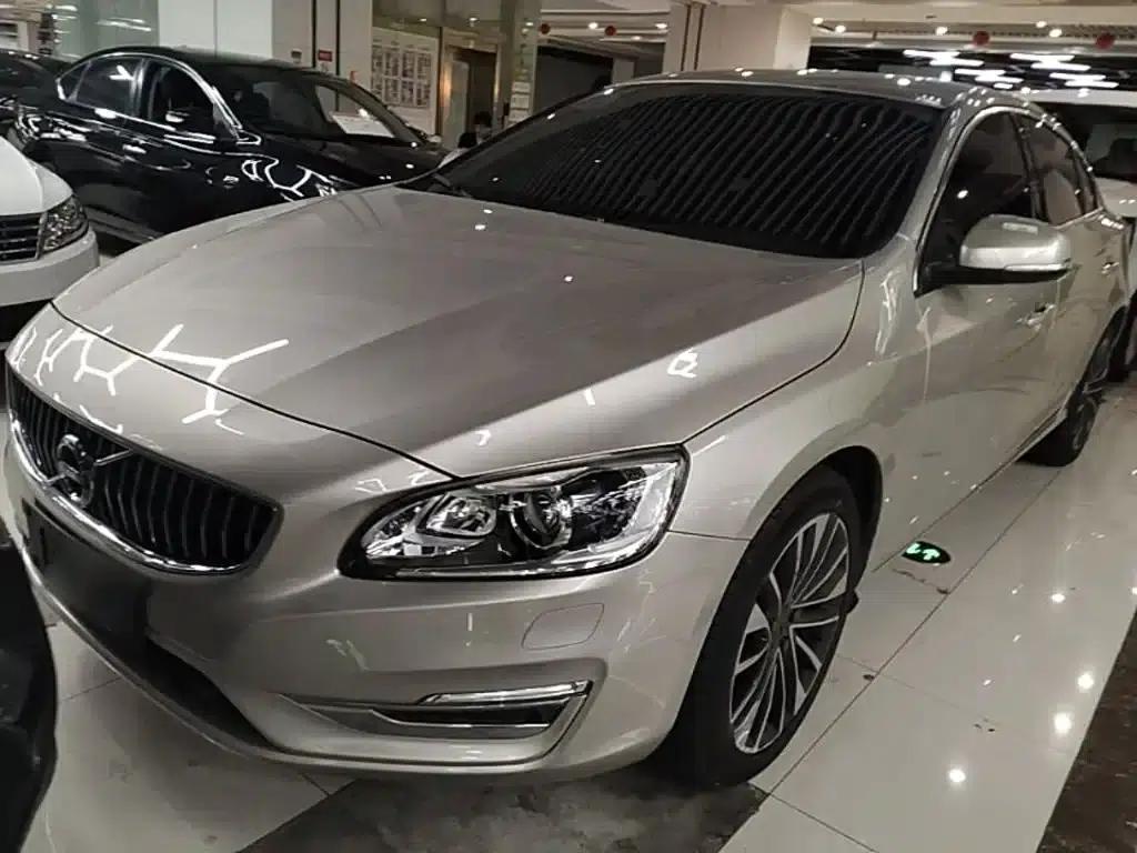 2018 Volvo S60 S60L T4 Smart Entry Edition — миниатюра 1