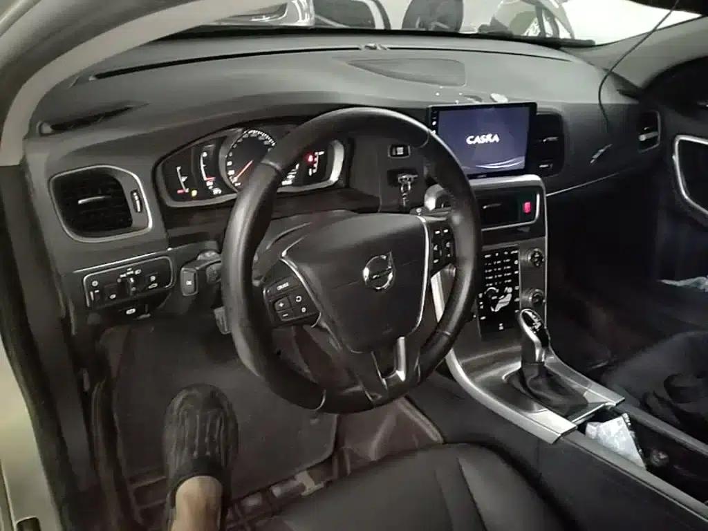 2018 Volvo S60 S60L T4 Smart Entry Edition — миниатюра 11