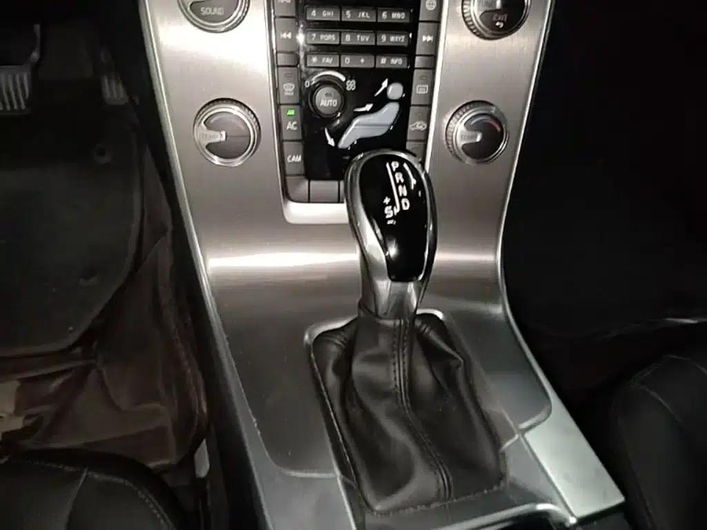 2018 Volvo S60 S60L T4 Smart Entry Edition — миниатюра 14