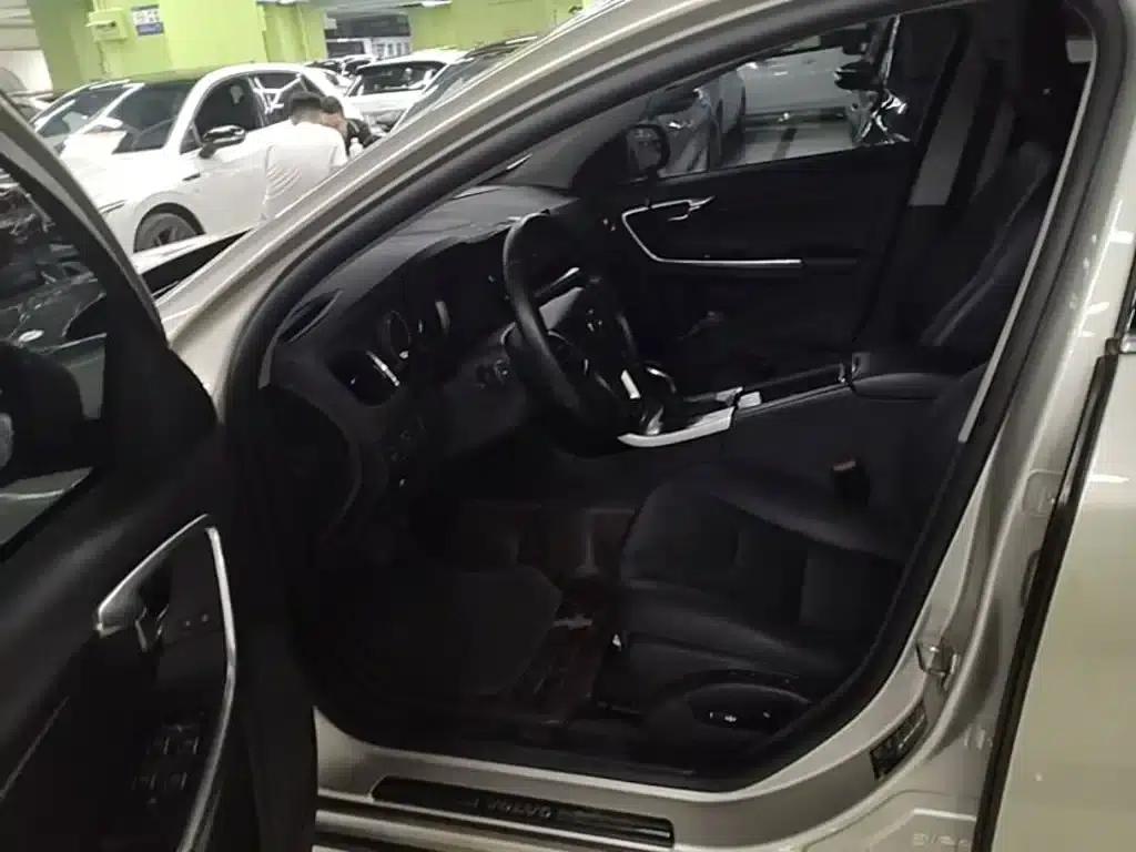 2018 Volvo S60 S60L T4 Smart Entry Edition — миниатюра 15