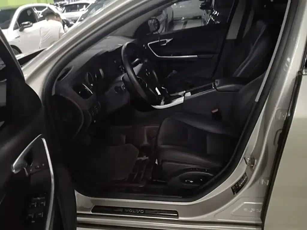 2018 Volvo S60 S60L T4 Smart Entry Edition — миниатюра 16