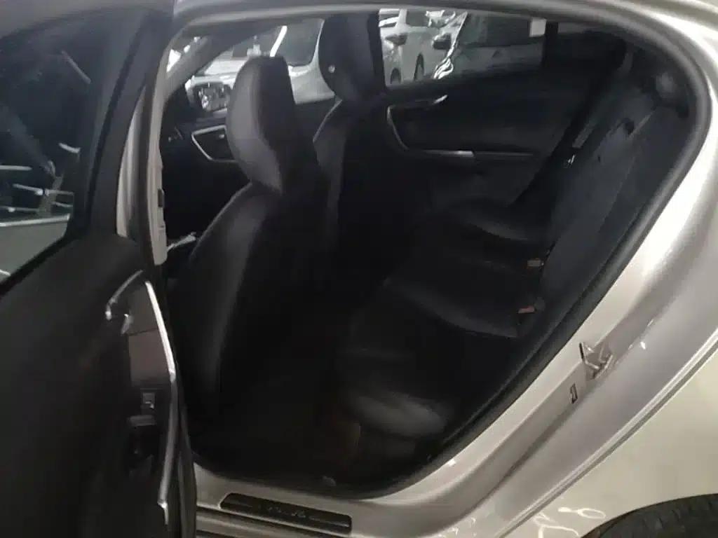 2018 Volvo S60 S60L T4 Smart Entry Edition — миниатюра 17