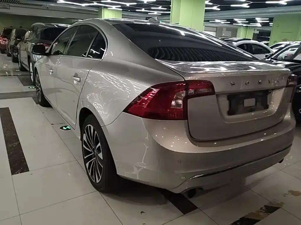 2018 Volvo S60 S60L T4 Smart Entry Edition — миниатюра 5