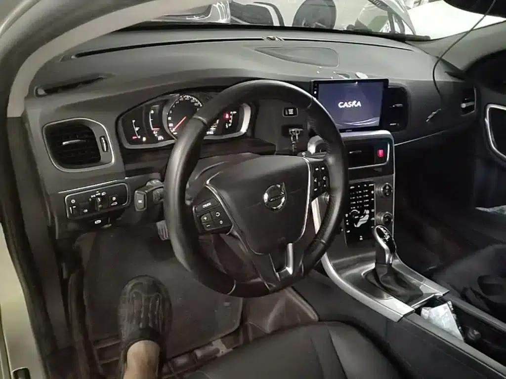 2018 Volvo S60 S60L T4 Smart Entry Edition — миниатюра 10