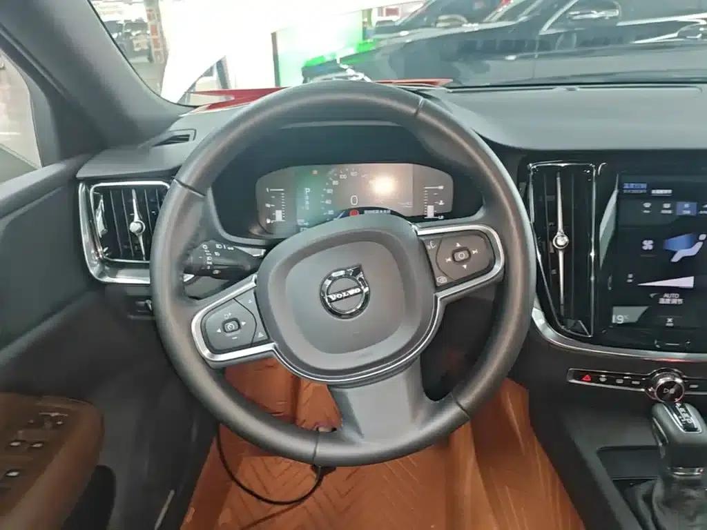 2021 Volvo S60 T4 Inscription Luxury Edition — миниатюра 11