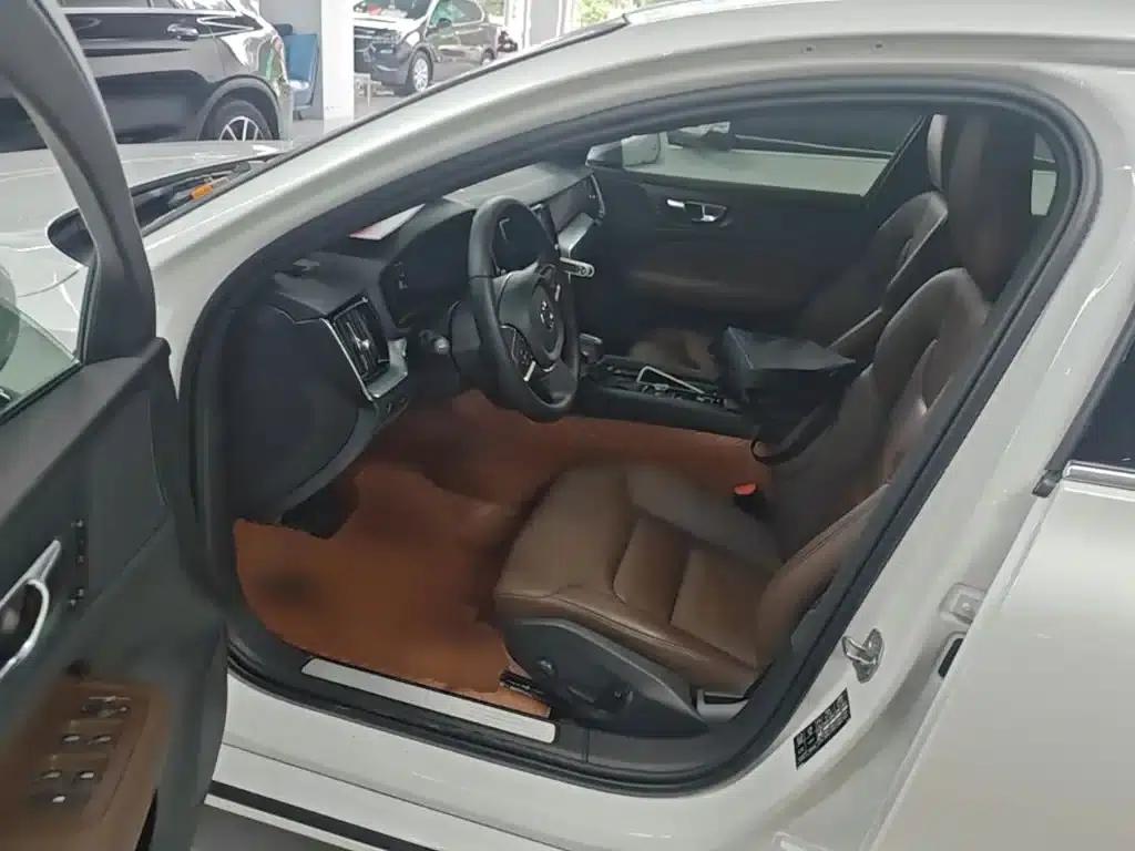 2021 Volvo S60 T4 Inscription Luxury Edition — миниатюра 15