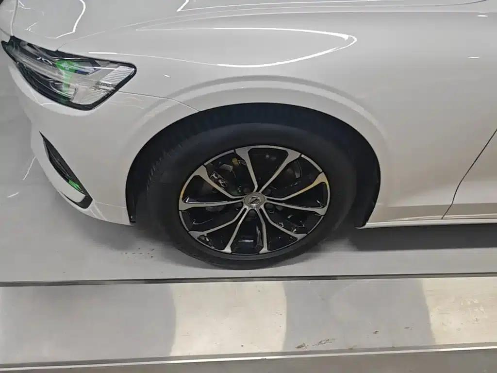 2021 Volvo S60 T4 Inscription Luxury Edition — миниатюра 23