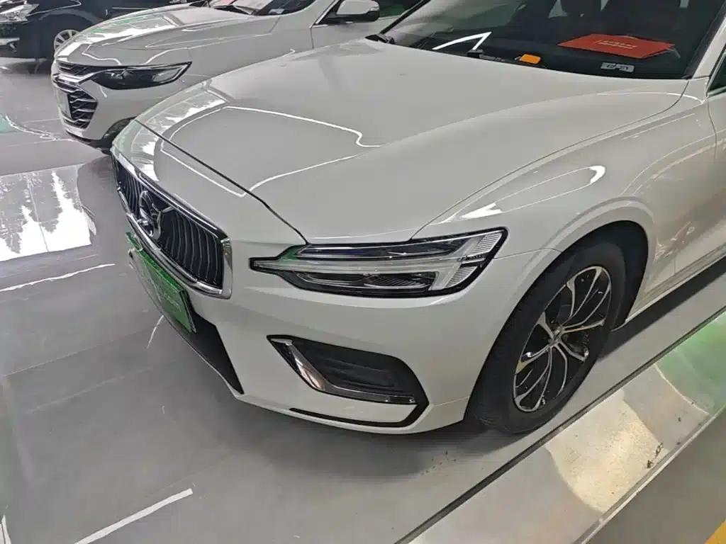 2021 Volvo S60 T4 Inscription Luxury Edition — миниатюра 24