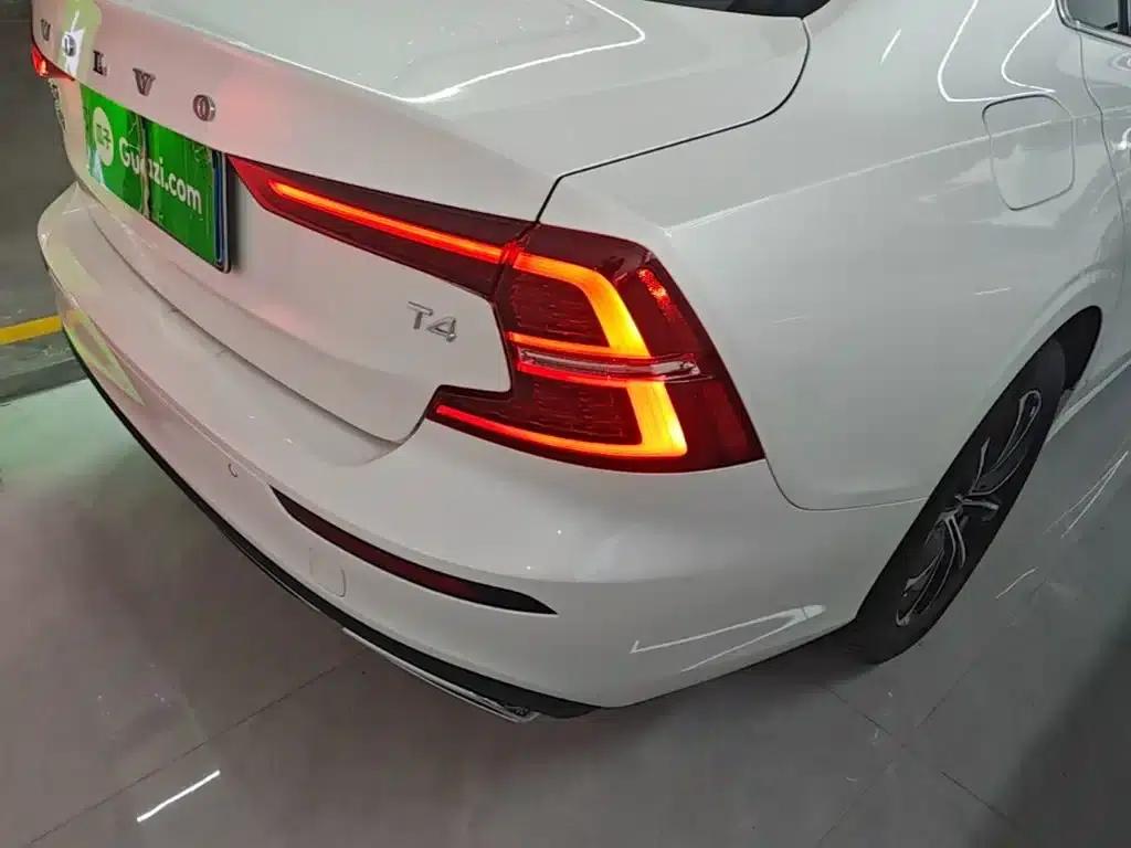 2021 Volvo S60 T4 Inscription Luxury Edition — миниатюра 8