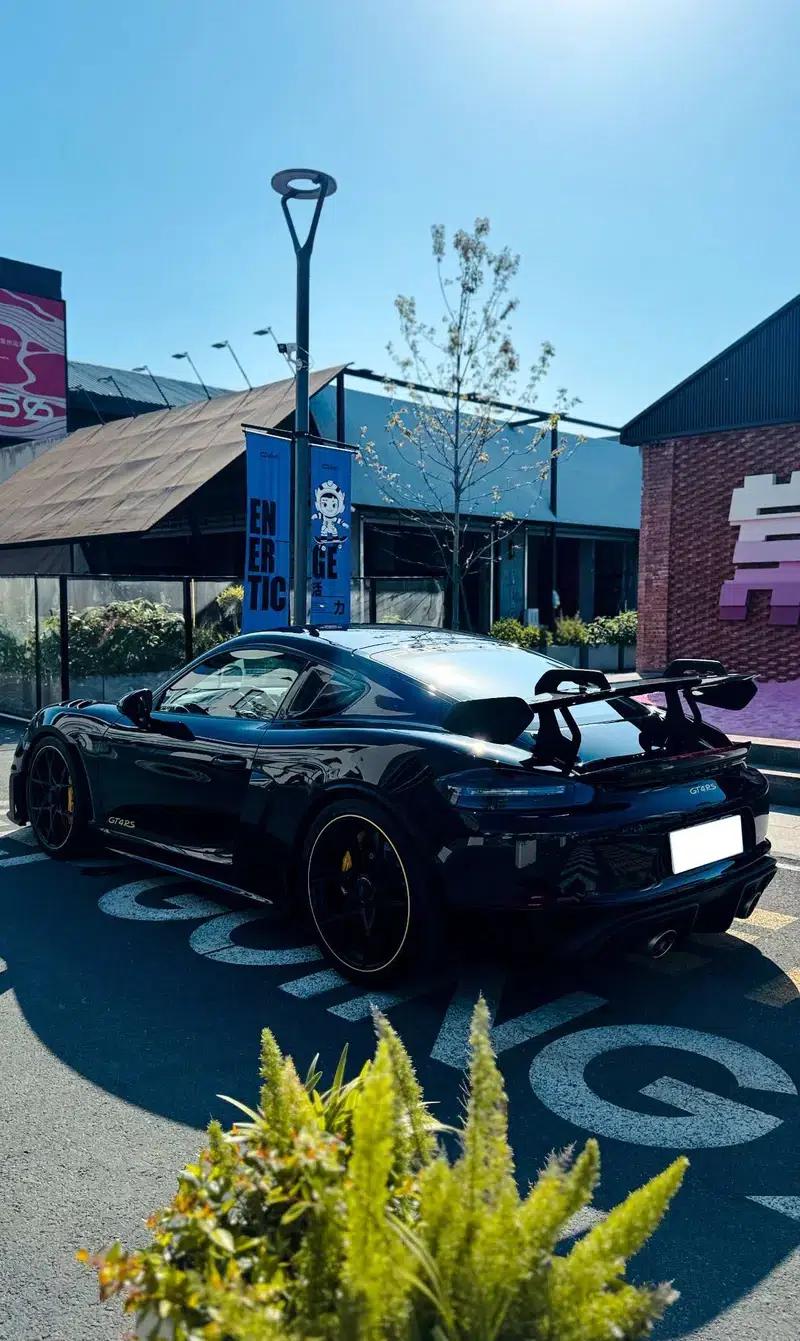 Porsche 718 2022 Cayman GT4 RS 4.0L — миниатюра 7