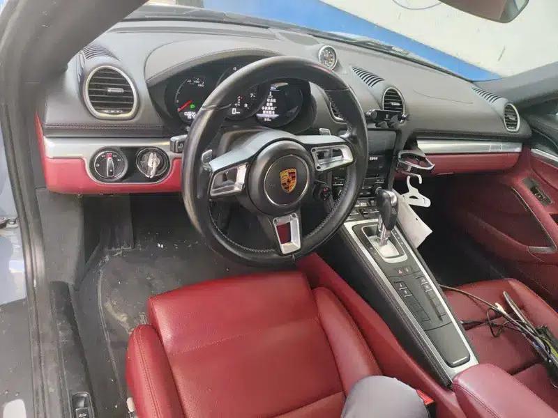 Porsche 718 Cayman 2016 2.0T — миниатюра 6