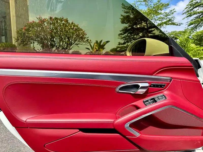 2020 Porsche 718 Boxster 2.0T — миниатюра 13