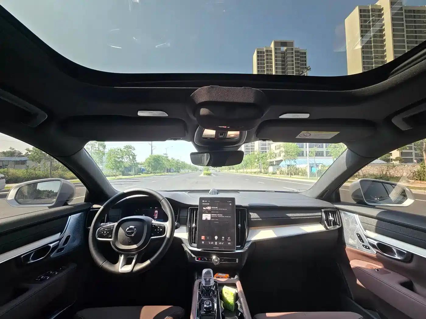 2026 Volvo S90 Plug-in Hybrid, All-Wheel Drive, Long Range, Inscription Luxury Edition — миниатюра 5