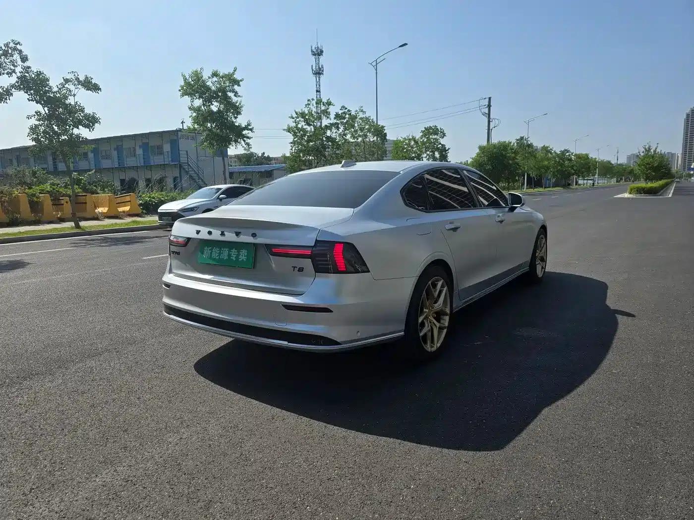 2026 Volvo S90 Plug-in Hybrid, All-Wheel Drive, Long Range, Inscription Luxury Edition — миниатюра 9