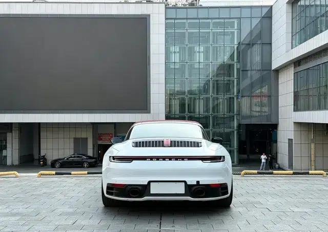 2023 Porsche 911 Targa 4 3.0T — миниатюра 9