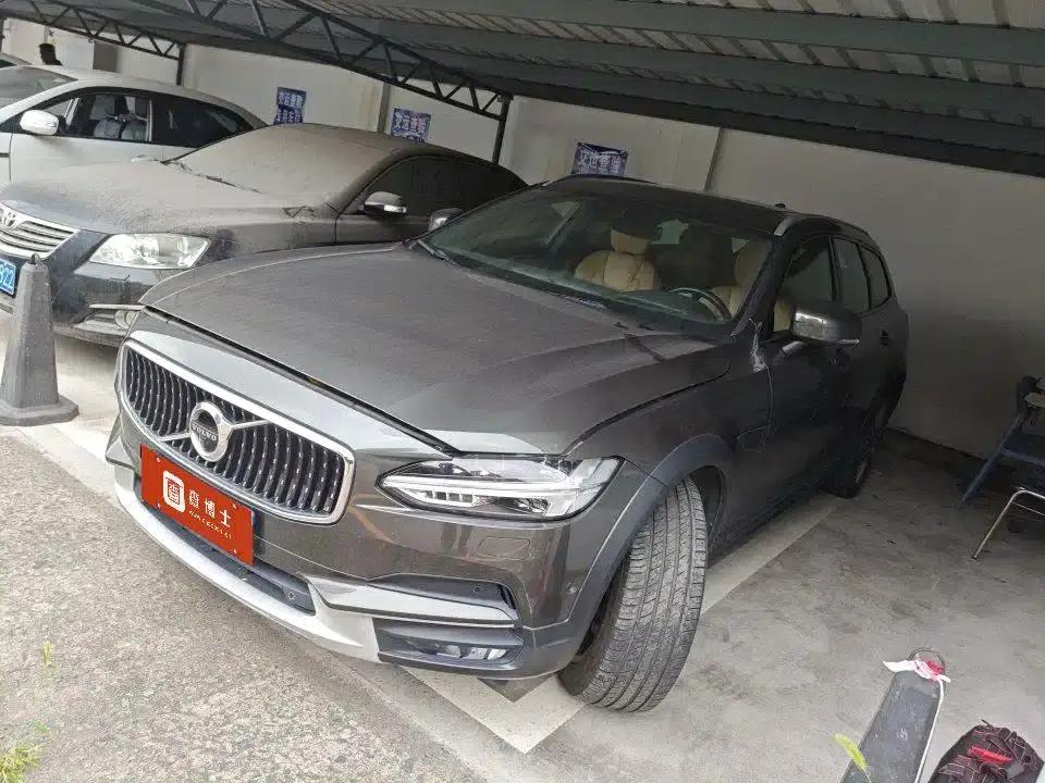 2019 Volvo V90 Cross Country T5 AWD Supreme Edition (China V Emission Standard) — миниатюра 1