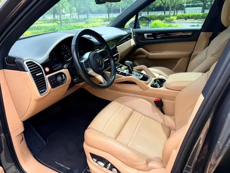 Cayenne E-Hybrid 2021 Cayenne E-Hybrid 2.0T — миниатюра 9