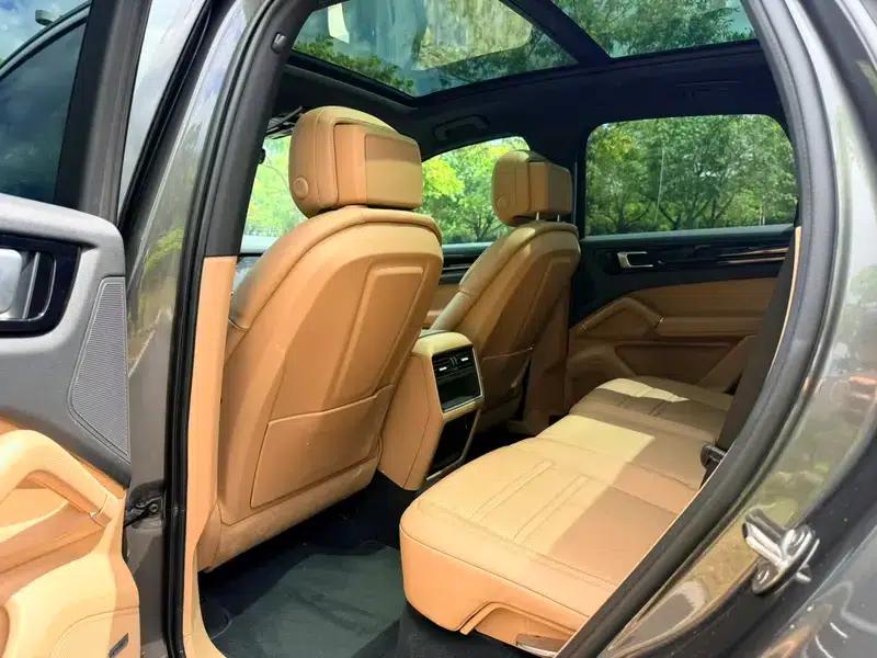 Cayenne E-Hybrid 2021 Cayenne E-Hybrid 2.0T — миниатюра 10