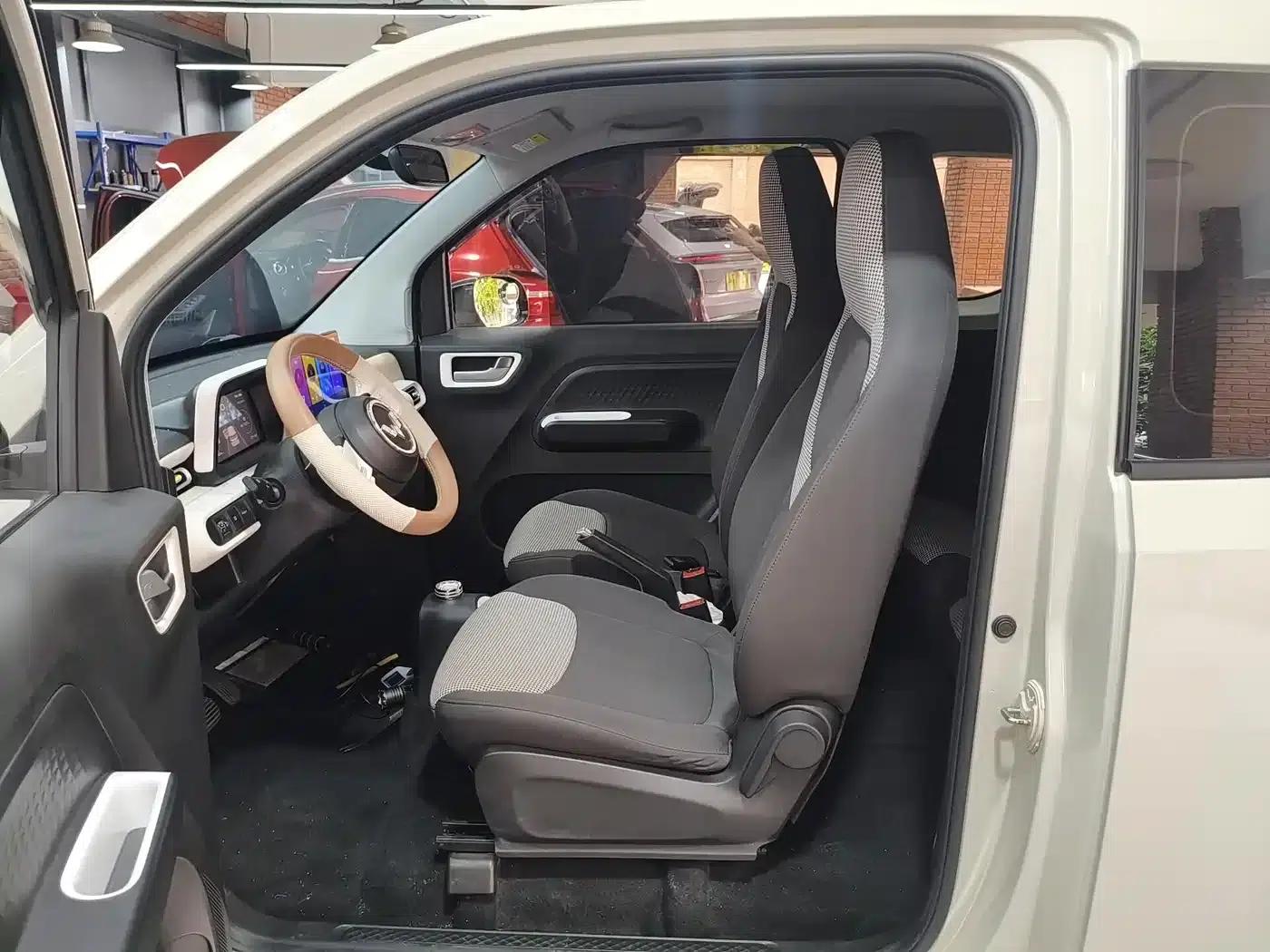 Hongguang MINIEV 2024 Third Generation 215km/h Youth Edition — миниатюра 8