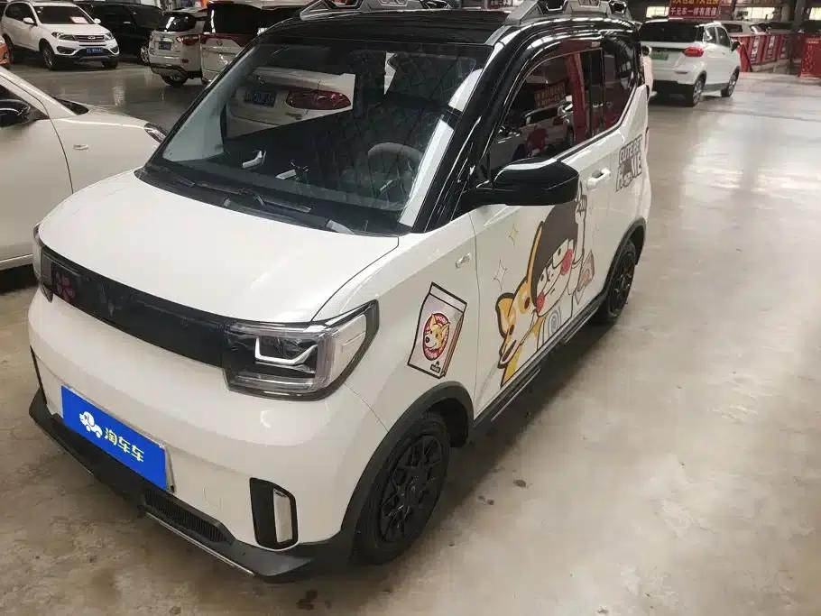 Hongguang MINIEV 2022 GAMEBOY 200km Urban Chaser Limited Edition — миниатюра 1