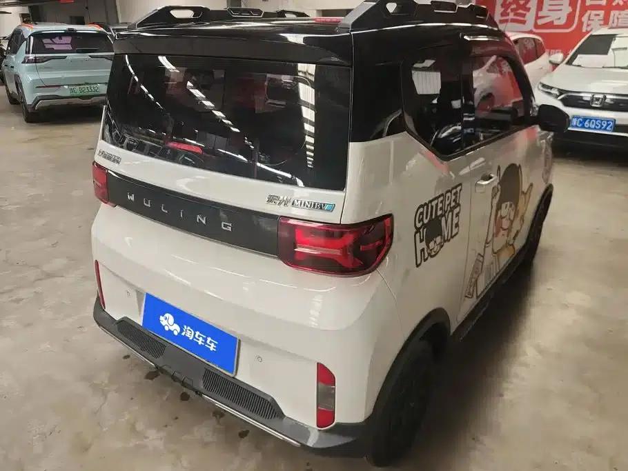 Hongguang MINIEV 2022 GAMEBOY 200km Urban Chaser Limited Edition — миниатюра 3