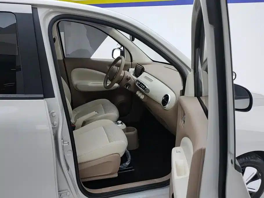 Hongguang MINIEV 2025 Fourth Generation Four-Door Advanced Model — миниатюра 8