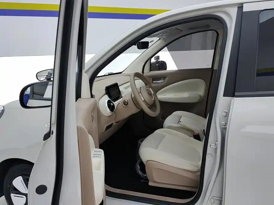 Hongguang MINIEV 2025 Fourth Generation Four-Door Advanced Model — миниатюра 9