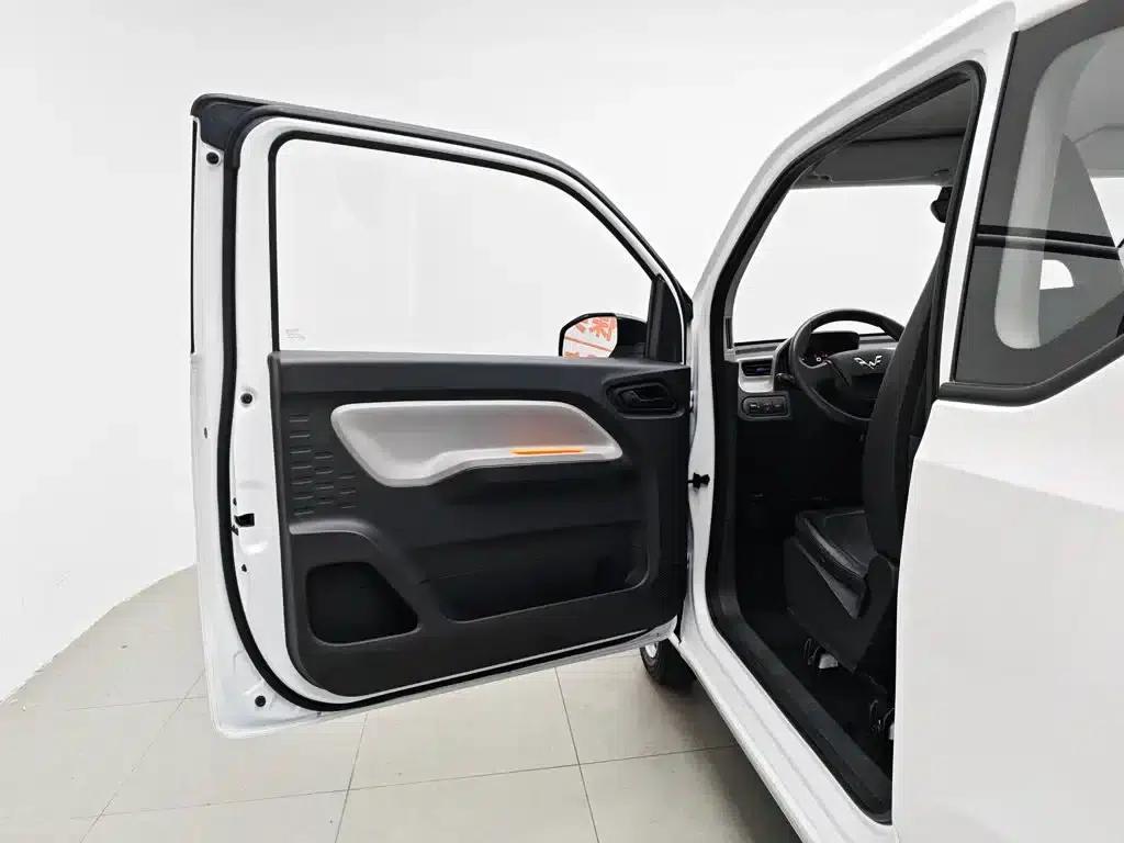 Hongguang MINIEV 2020 Model, Comfort Edition, Lithium Iron Phosphate — миниатюра 8