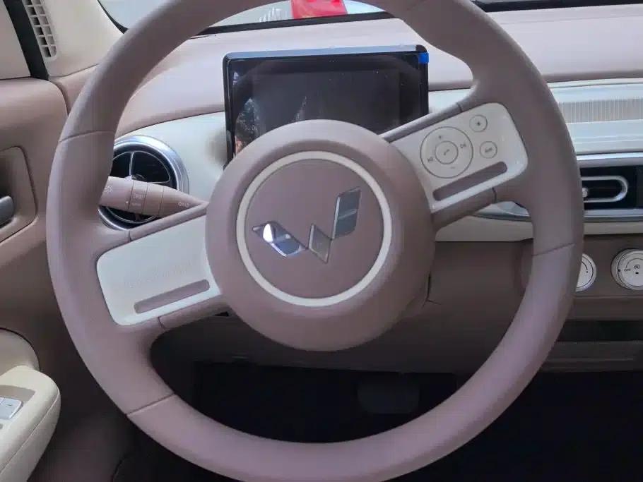 Hongguang MINIEV 2025 Fourth Generation Four-Door Advanced Model — миниатюра 15