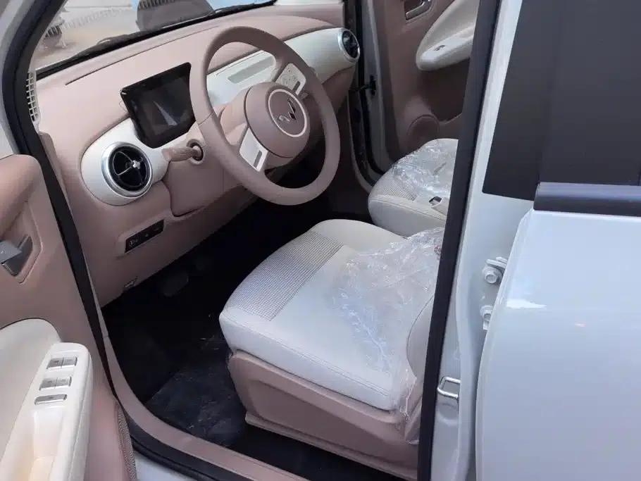 Hongguang MINIEV 2025 Fourth Generation Four-Door Advanced Model — миниатюра 9