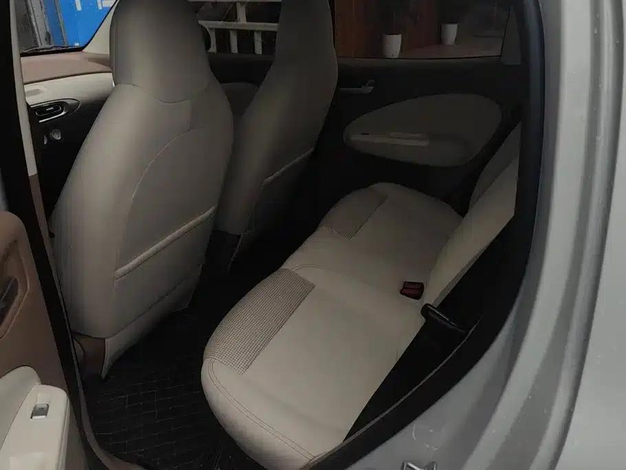 Hongguang MINIEV 2025 Fourth Generation Four-Door Advanced Model — миниатюра 11