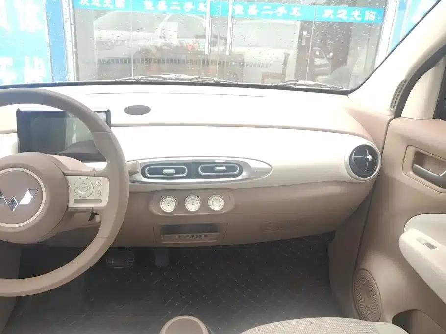 Hongguang MINIEV 2025 Fourth Generation Four-Door Advanced Model — миниатюра 13