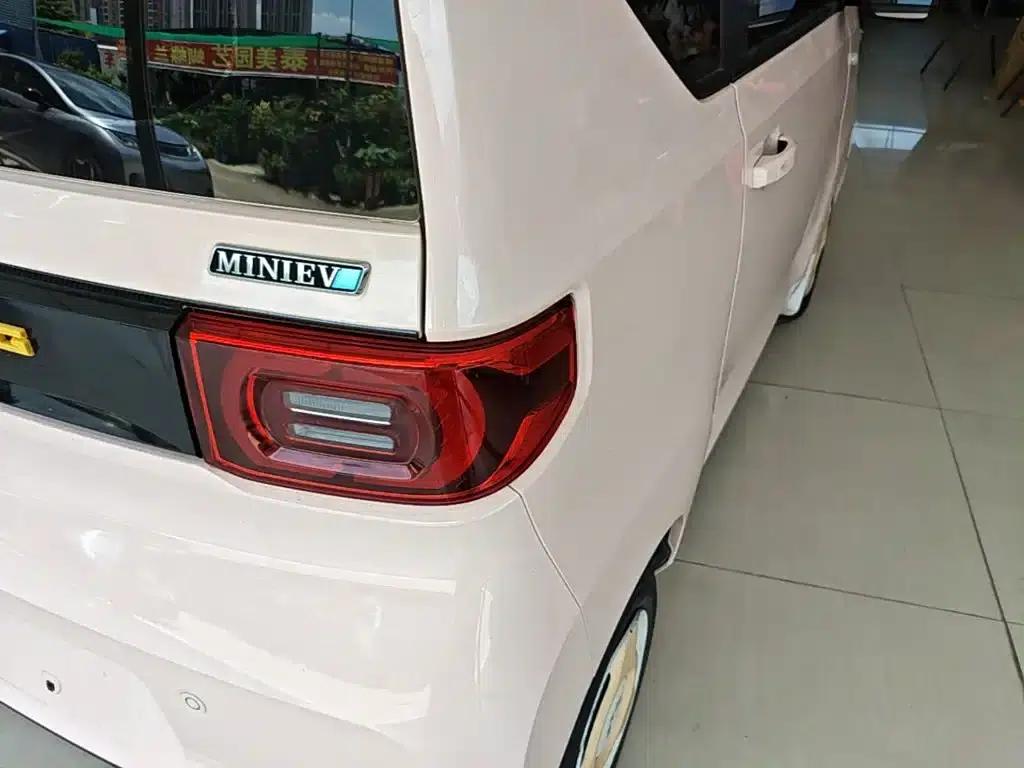 Hongguang MINIEV 2022 Enjoy Edition (Lithium Iron Phosphate) — миниатюра 8