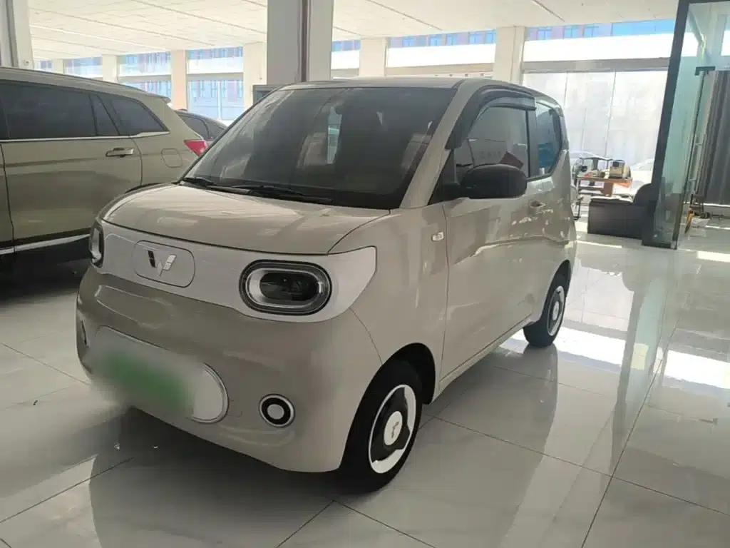 Hongguang MINIEV 2024 Third Generation 215km/h Youth Edition — миниатюра 2